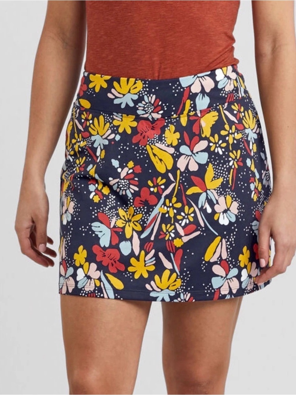Title Nine Dream Skort Flora 16" Size Large Moisture Wicking Buttery Soft Fabric